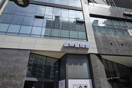 [서울] 서울 신도림 힐스테이트점 - 24시 셀프빨래방(블루웨일 세탁장비 1호점)